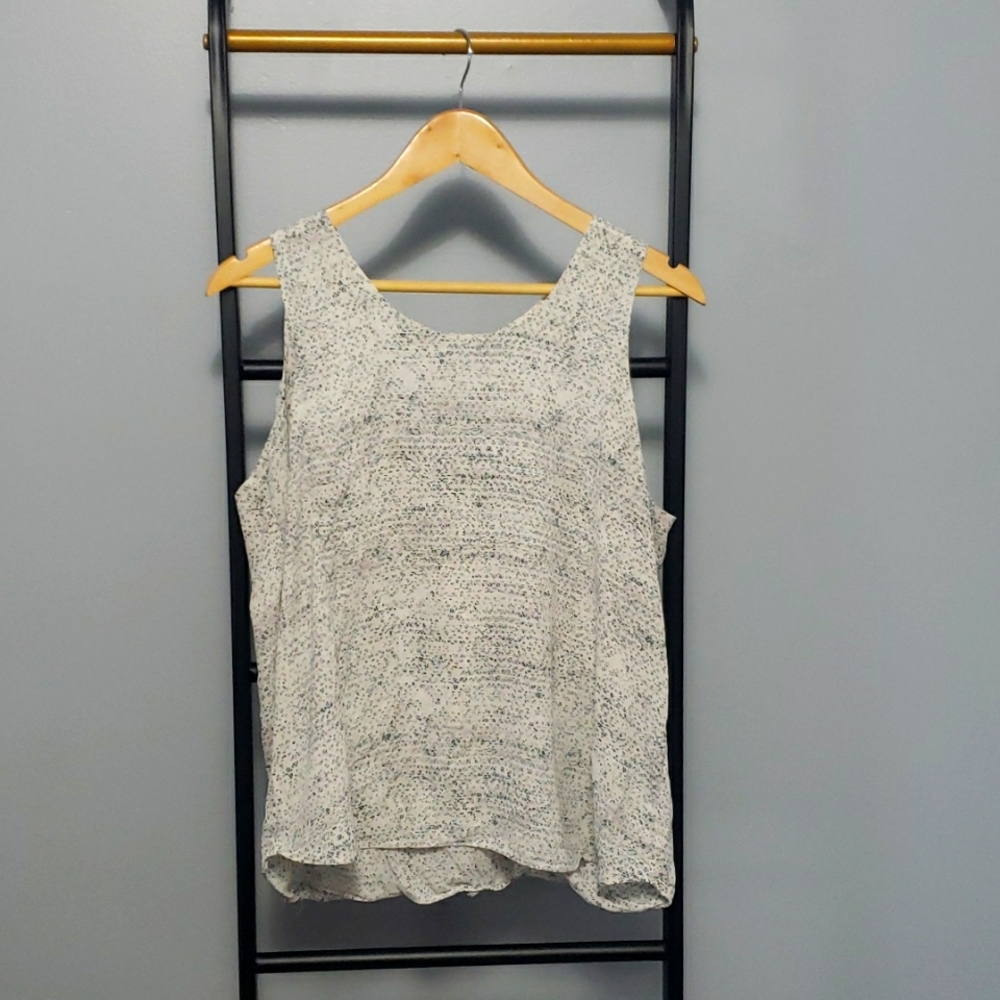 Violet + Claire medium crisscross back office wear tank top blouse